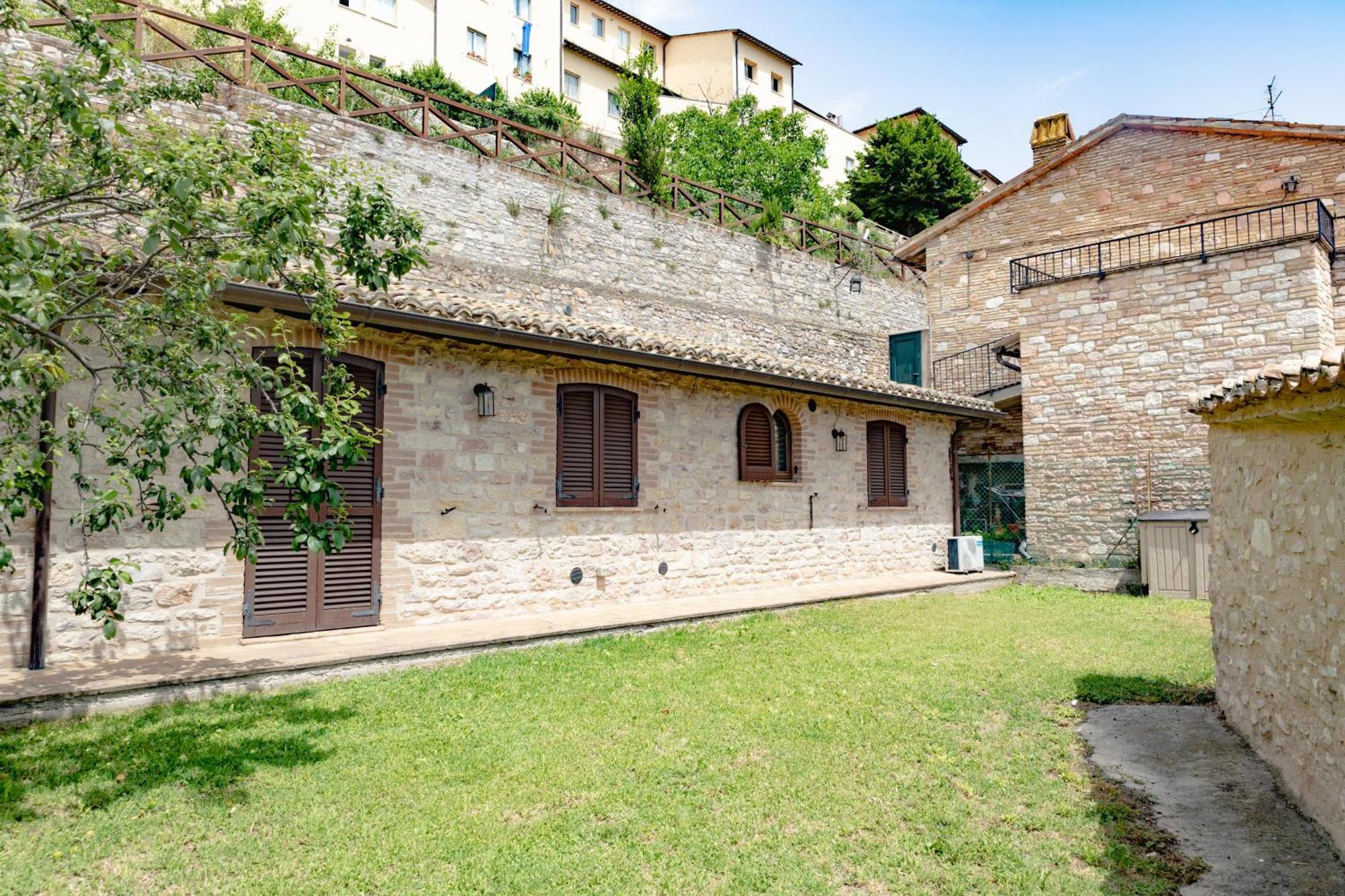 Casa de Férias Rustic House, Con Patio E Giardino, Centro *